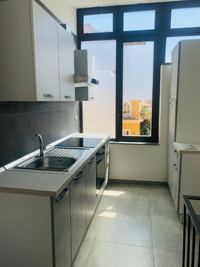 Center Living Apartment Катания Экстерьер фото